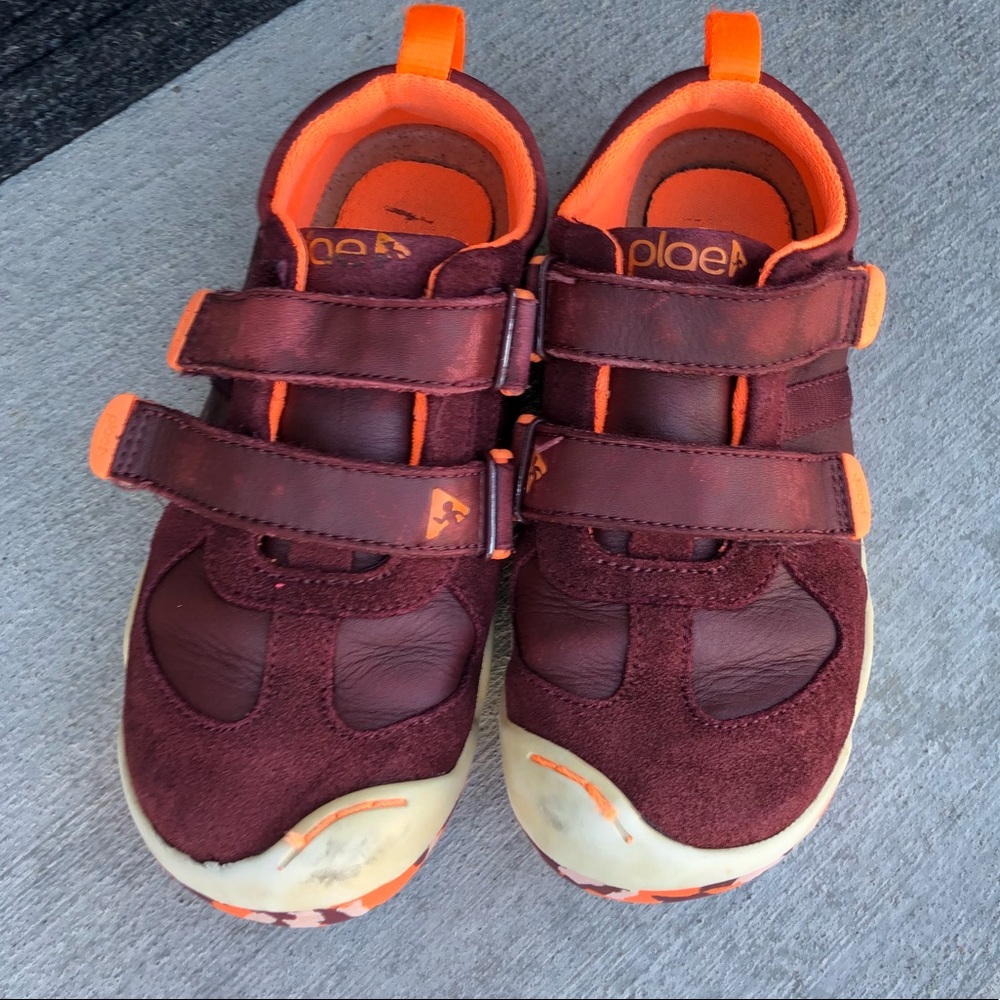 GUC Kids PLAE shoes. Maroon & orange Sz 13